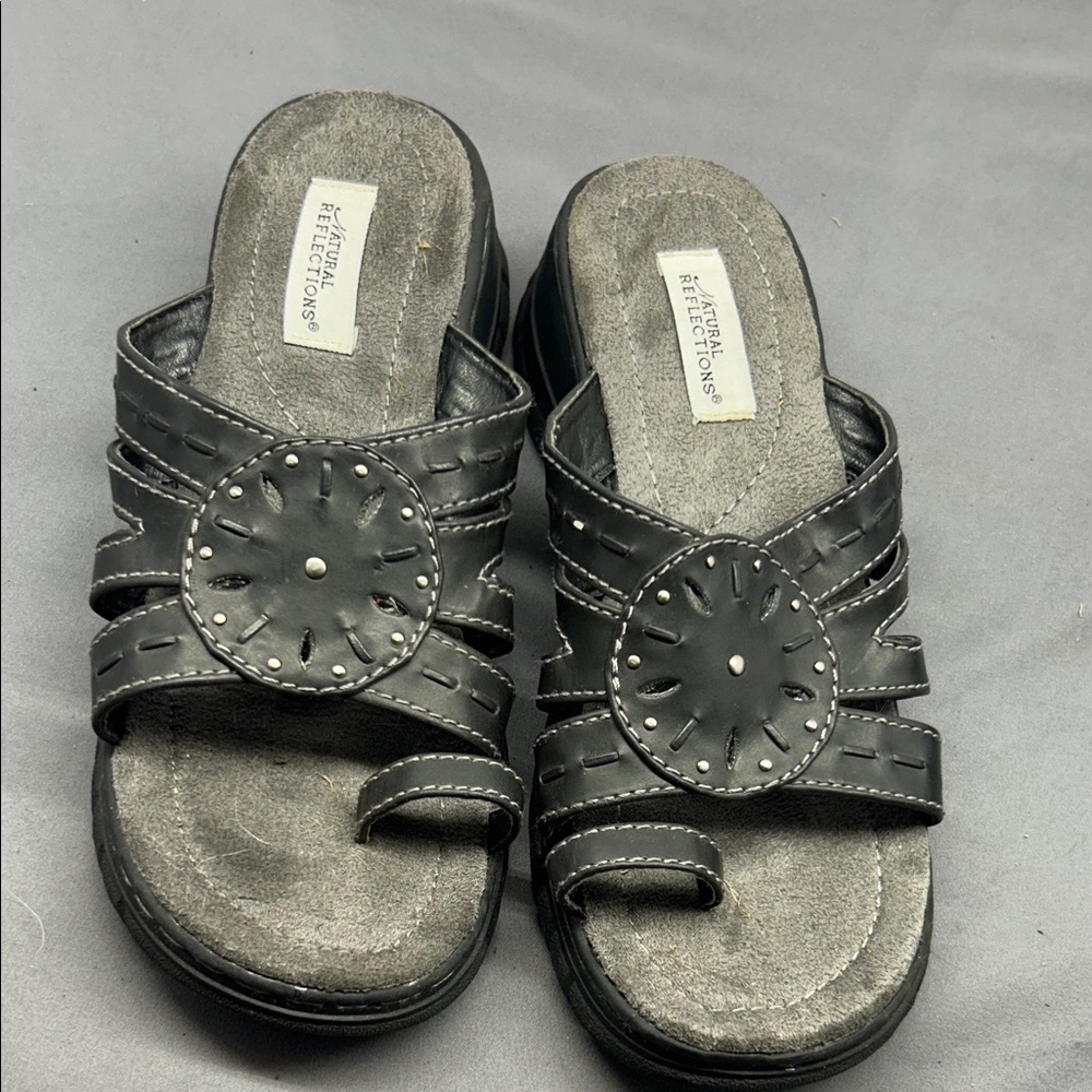 Natural‎ Reflections Women's Brown Slide Sandals.  Size 9.  NWOT